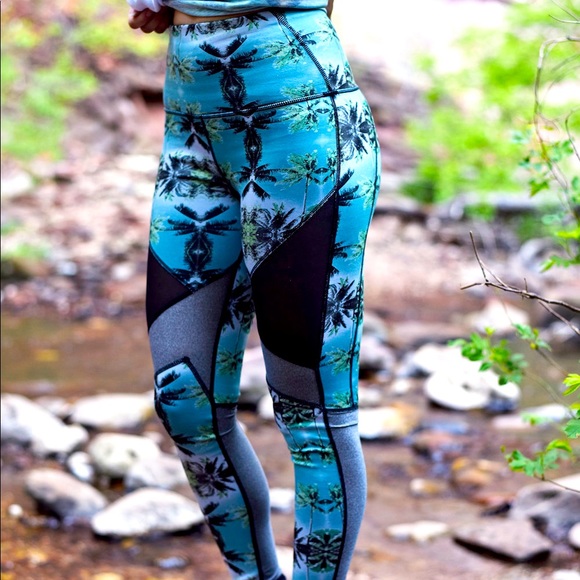 Sweaty Betty Urdhva REVERSE-ABLE legging - Picture 2 of 7